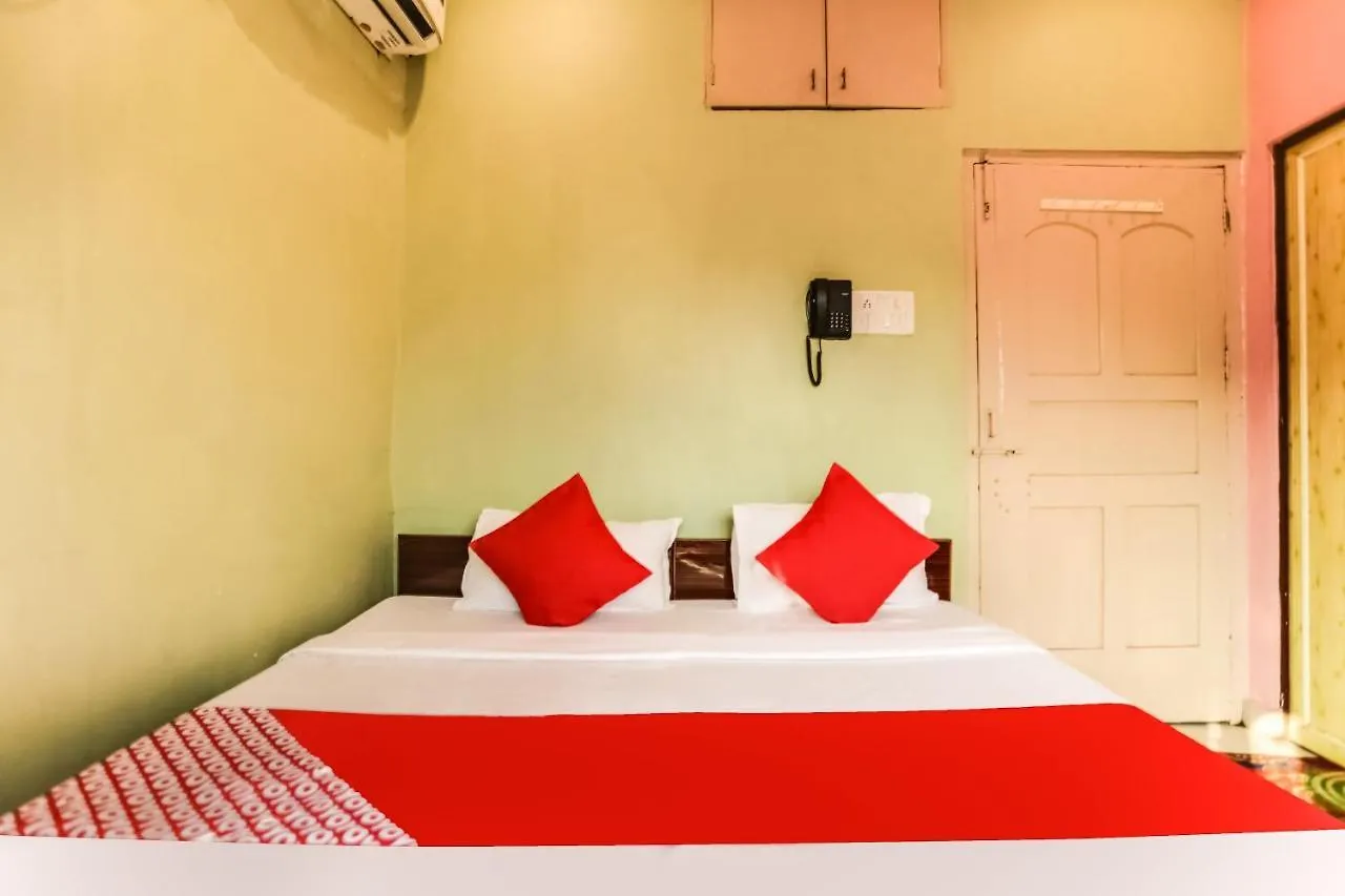 Spot On 45585 Hotel Aakash Ganga Βαρανάσι