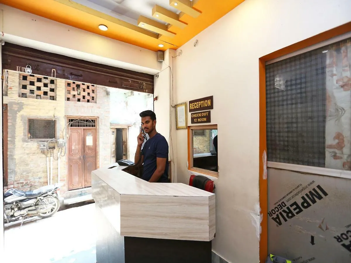 Spot On 45585 Hotel Aakash Ganga 바라나시 3*,  인도