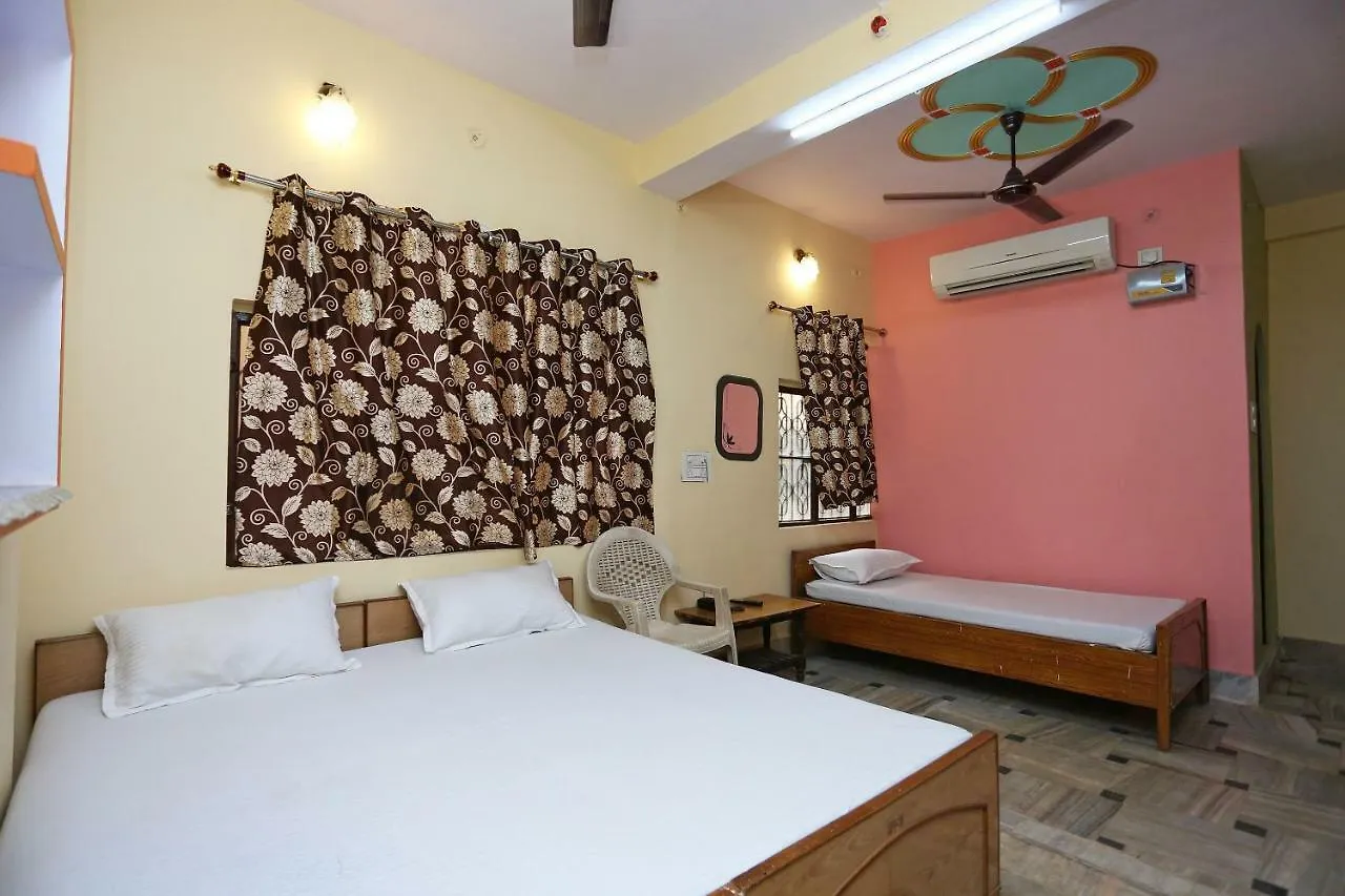 Spot On 45585 Hotel Aakash Ganga 바라나시 3*,  인도