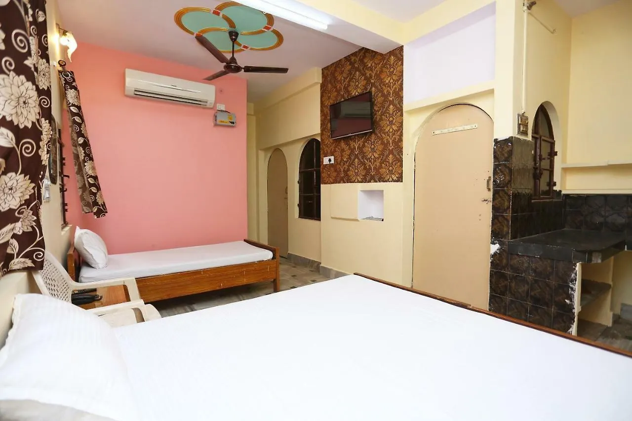 Spot On 45585 Hotel Aakash Ganga 바라나시