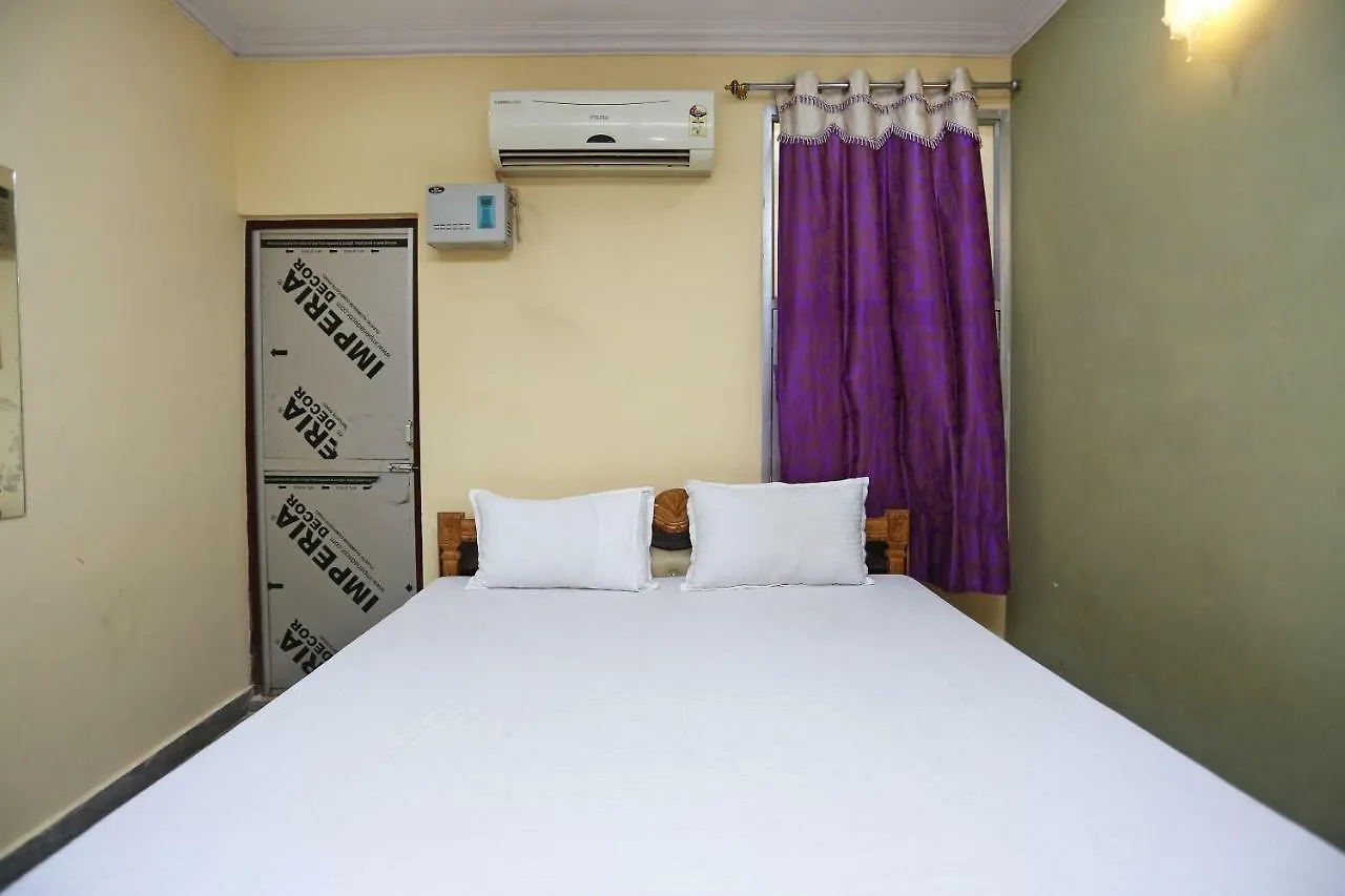 Spot On 45585 Hotel Aakash Ganga 바라나시 3*,