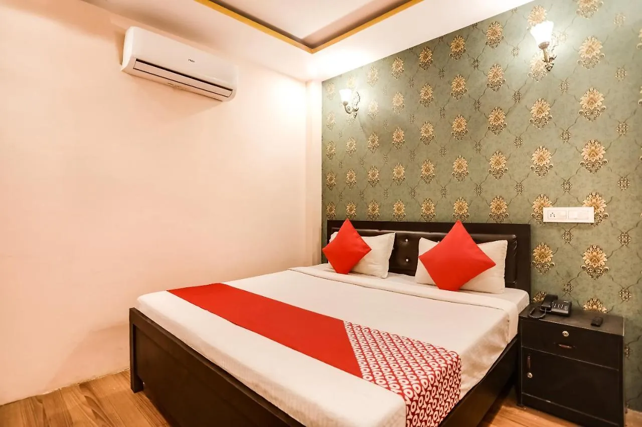 Spot On 45585 Hotel Aakash Ganga 바라나시 인도