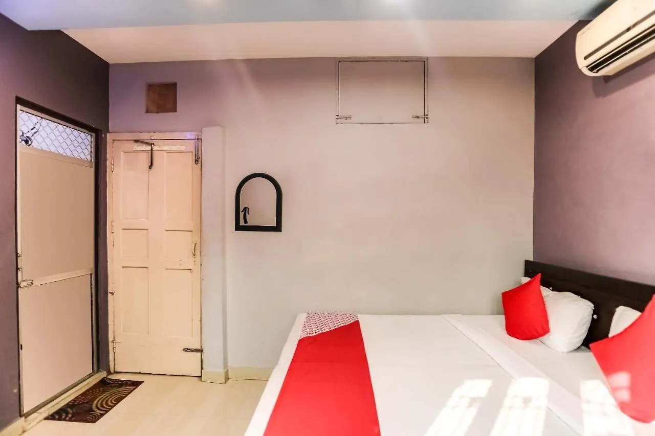 Spot On 45585 Hotel Aakash Ganga 바라나시