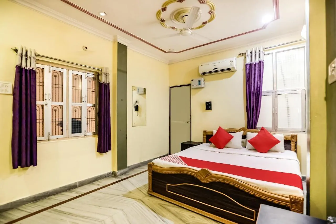 Spot On 45585 Hotel Aakash Ganga 바라나시